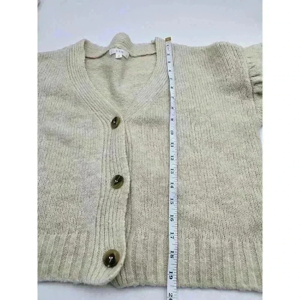 E&M Women's Size S Cream Cropped Cardigan